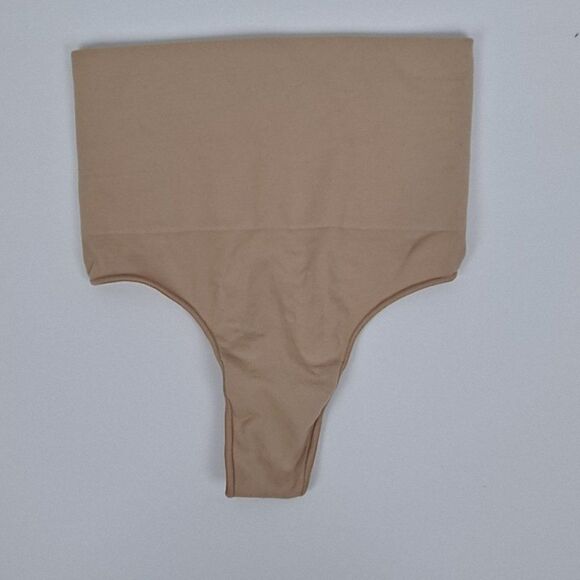 SKIMS  High Waist bonded thong NWOT - Picture 1 of 6